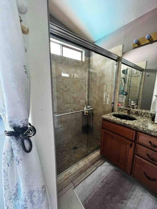 Amazing Heated Pool And Private Hot Tub 3Br In Heart Of Lv Villa Las Vegas Luaran gambar