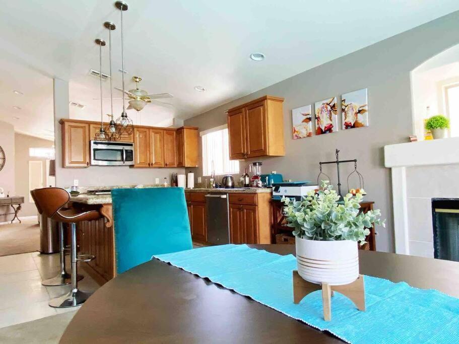 Amazing Heated Pool And Private Hot Tub 3Br In Heart Of Lv Villa Las Vegas Luaran gambar