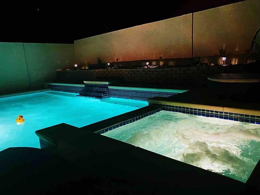 Amazing Heated Pool And Private Hot Tub 3Br In Heart Of Lv Villa Las Vegas Luaran gambar